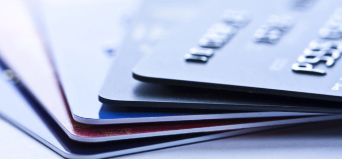 Advantages of Debit Cards Versus those Offered by Credit Cards